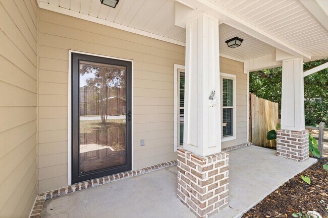 Foto del edificio - Beautiful All-Brick Home in Navarre