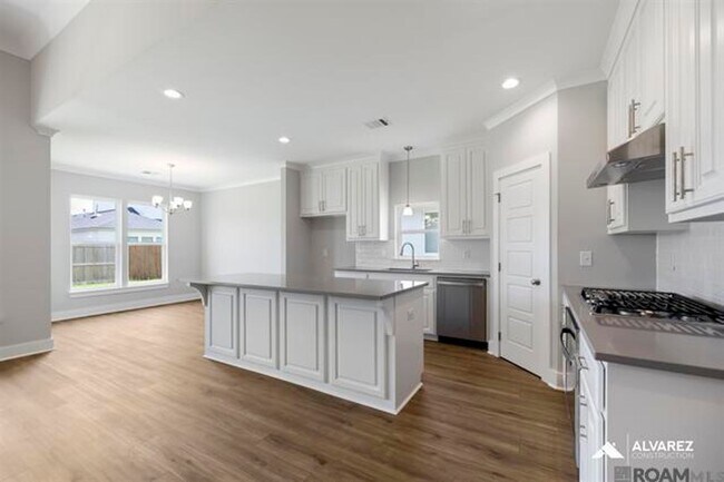 Foto del edificio - 4 bedroom, 3 bath home in Woodstock Park!