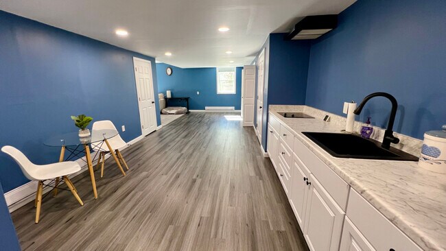 Foto del edificio - 58 Dartmouth Dr