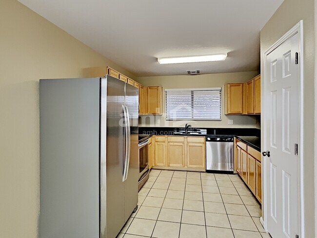 Foto del edificio - 6133 S Wilson Dr