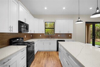 Building Photo - 3244 32nd Ave SE