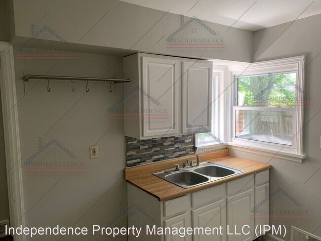 Building Photo - 2 br, 1 bath House - 1319 Everett