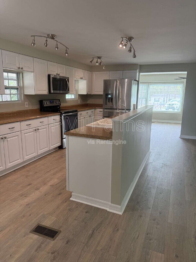 Building Photo - 17719 Carthage Ave