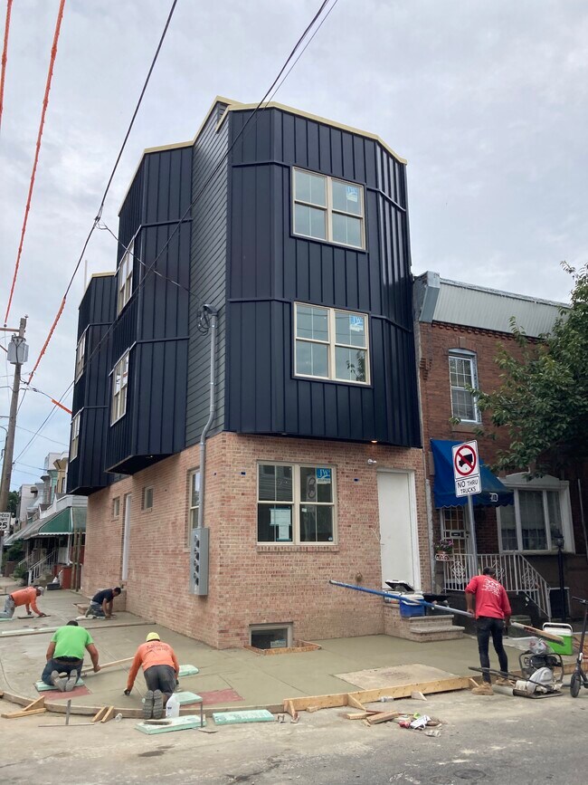 Building Photo - 1701 S 24th St