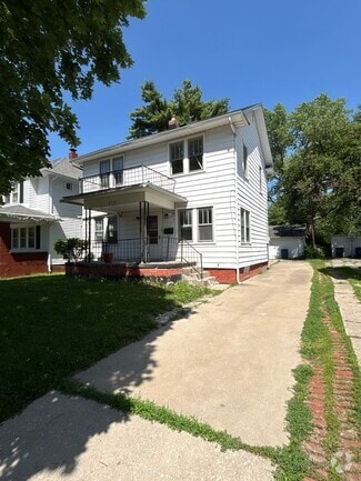 Building Photo - 835 Brighton Ave