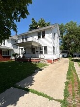 Building Photo - 835 Brighton Ave