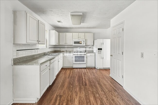 Building Photo - 1394 Ivey Pointe Dr SE