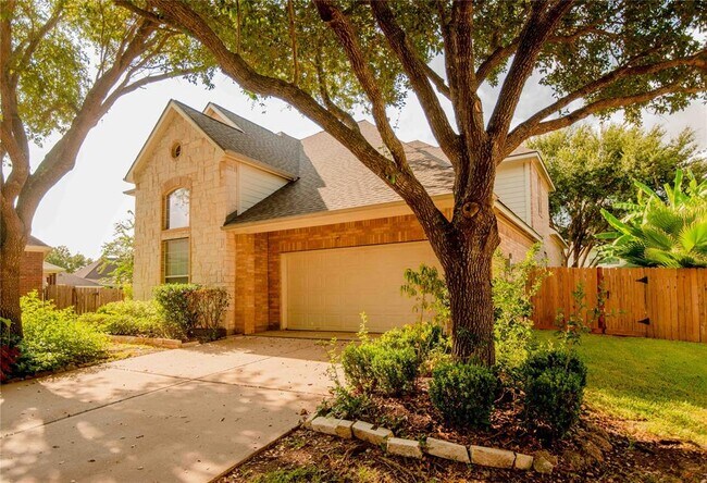 Building Photo - 4422 Roundtree Ln