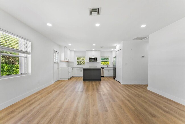 Foto del edificio - 632 Allen Ave