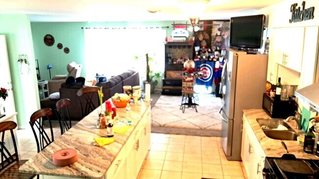 Building Photo - 3407 Fountainbleau Dr