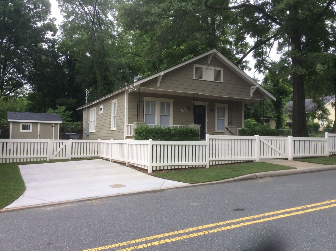 Foto principal - 1009 Grace St