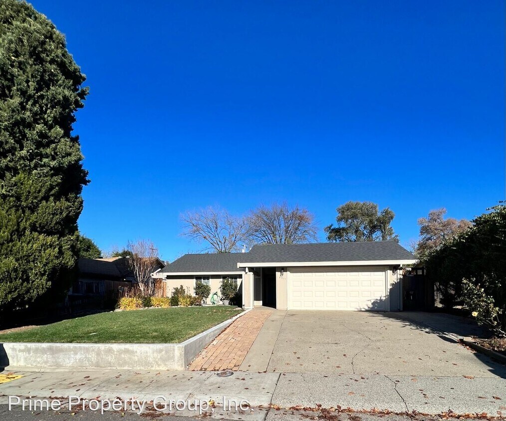 3 br, 2 bath House 8511 Central Ave House Rental in Orangevale, CA