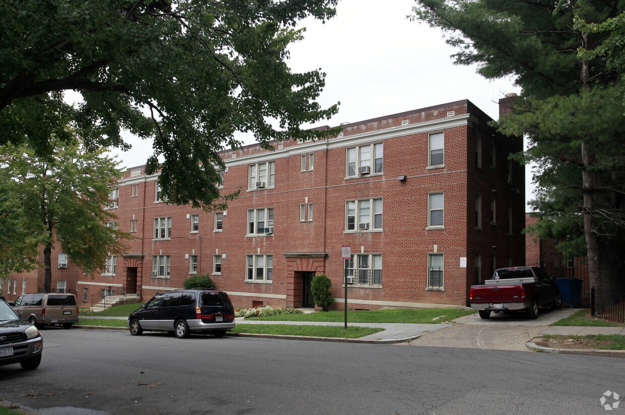 Building Photo - 1418-1424 Somerset Pl NW