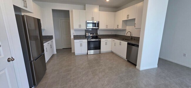 Foto del edificio - Welcome Home!!  Brand New Build Solar Rental in the Heart of Menifee!