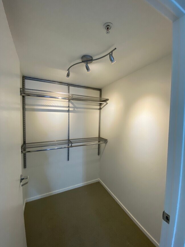 Building Photo - 8400 Oceanview Ter