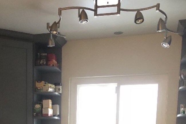 Cocina - 2515 Oliver Ave