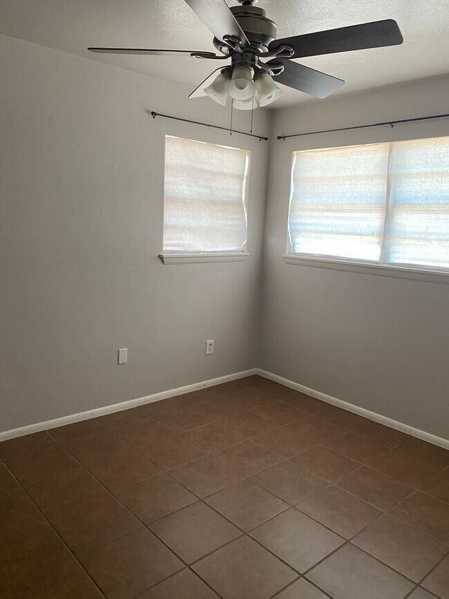 Foto del edificio - 3 br, 2 bath House - 17 Deborah Dr.  (022)