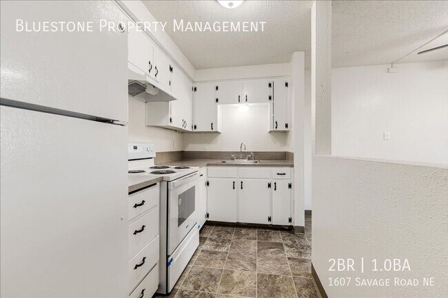 Foto del edificio - 1607 Savage Rd NE