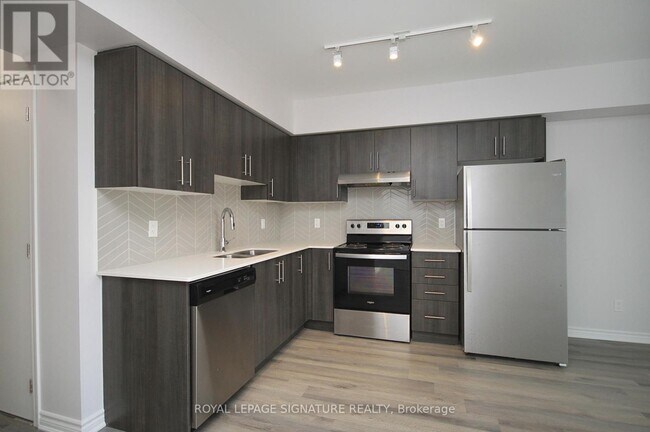 Building Photo - 1-211 Falaise Rd