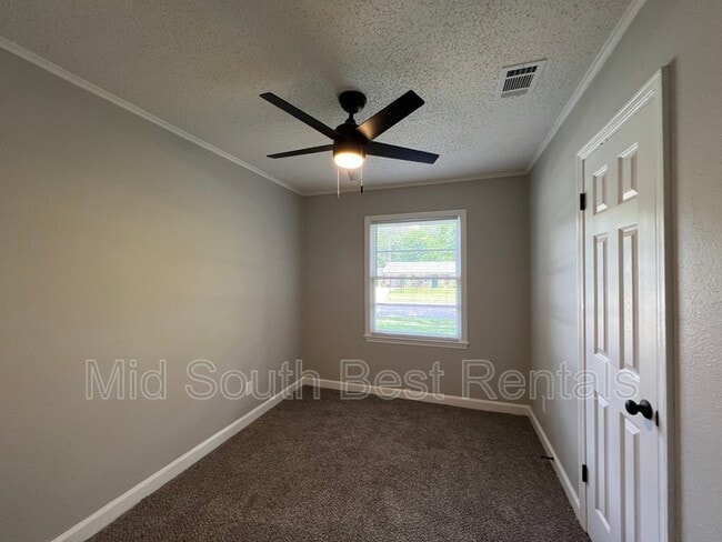 Building Photo - 1633 S Perkins Rd