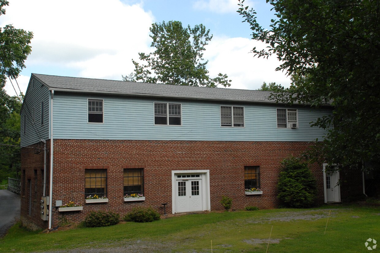 Primary Photo - 1 Shoddy Mill Rd