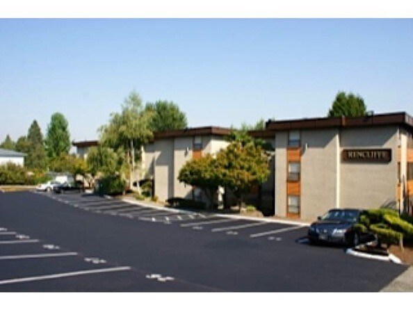 Parking Lot - 400 Taylor Ave NW