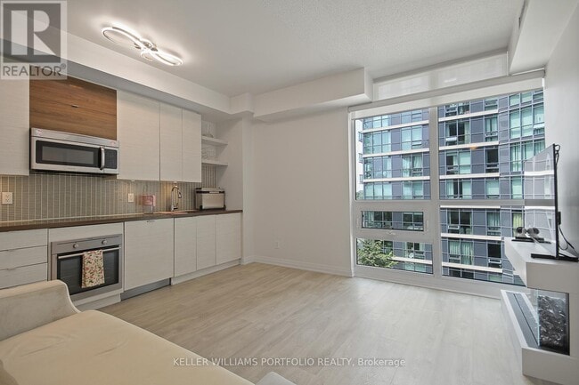 Photo du bâtiment - 59 Annie Craig Dr