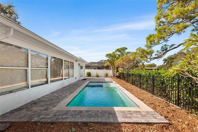 Building Photo - ST PETE POOL HOME AVAILABLE FOR RENT!