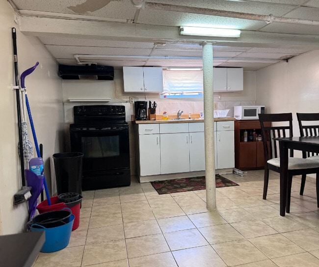 Building Photo - 41 Leick Ave