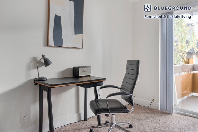 Building Photo - 141 Wellesley Cres