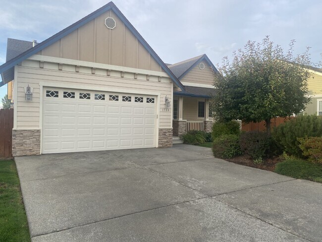 Ashford Home - 1706 E Ashford Way