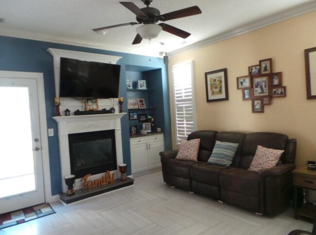 Foto del edificio - 4432 Salem Springs Way