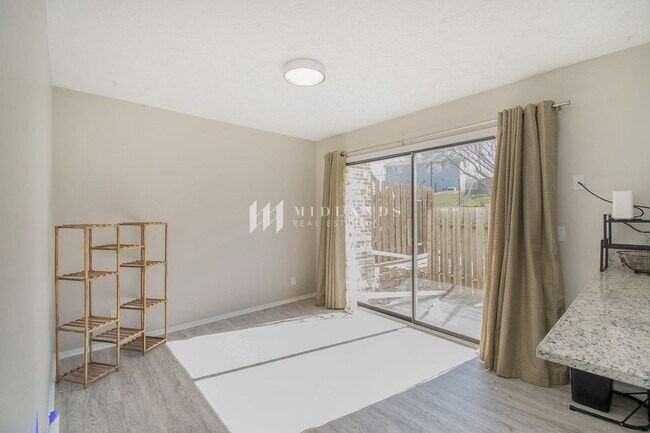 Building Photo - Furnished Bellevue Townhome