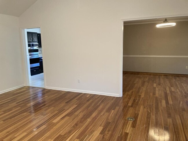 Foto del edificio - 312 Live Oak Dr