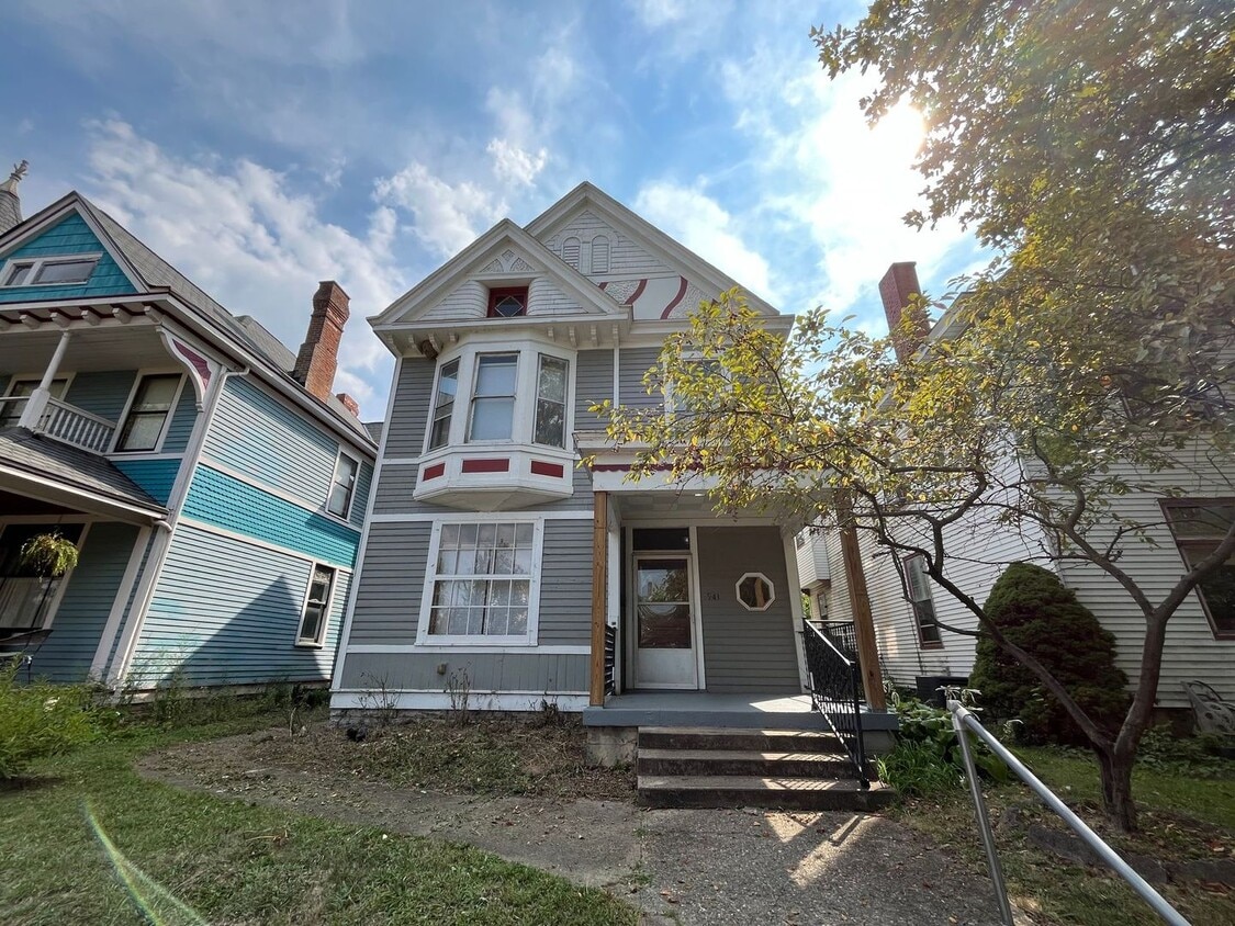 Primary Photo - 941 Campbell Ave