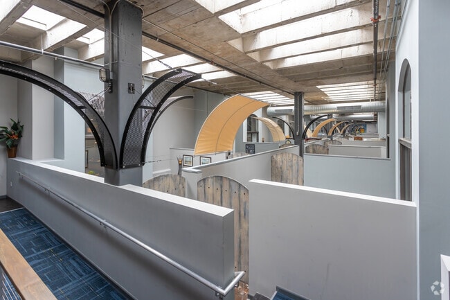 Vista desde el balcón del atrio - The Lofts of Winter Park Village