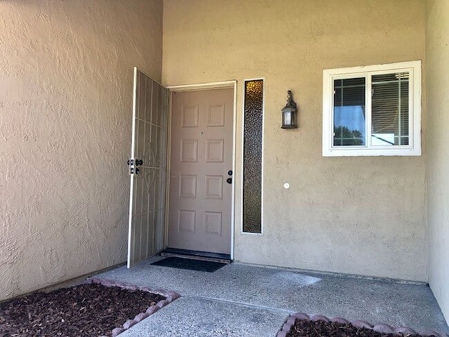 Building Photo - 7521 Blackthorne Way