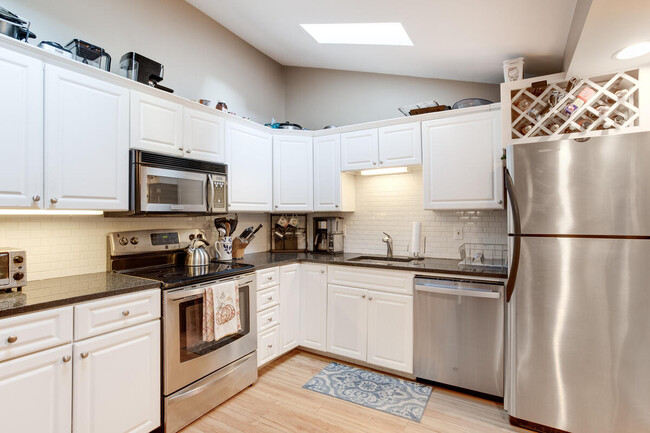 Kitchen - 205 E Cross St