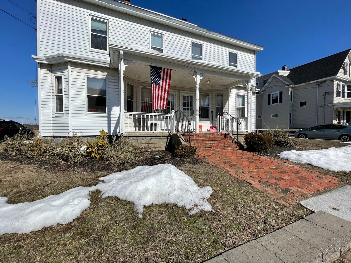 12 Newfield St Unit 122, N Chelmsford, MA 01863 Apartments in N