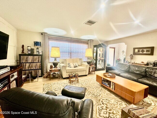 Foto del edificio - 410 Surf Rd