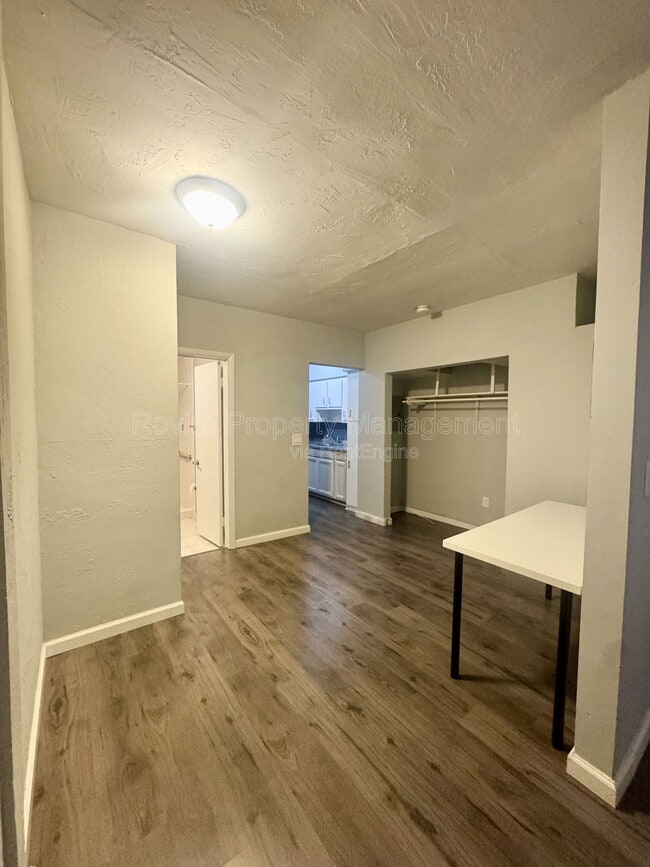 Building Photo - 542 Euclid Ave