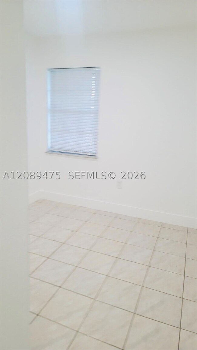 Foto del edificio - 19225 NW 50th Ct