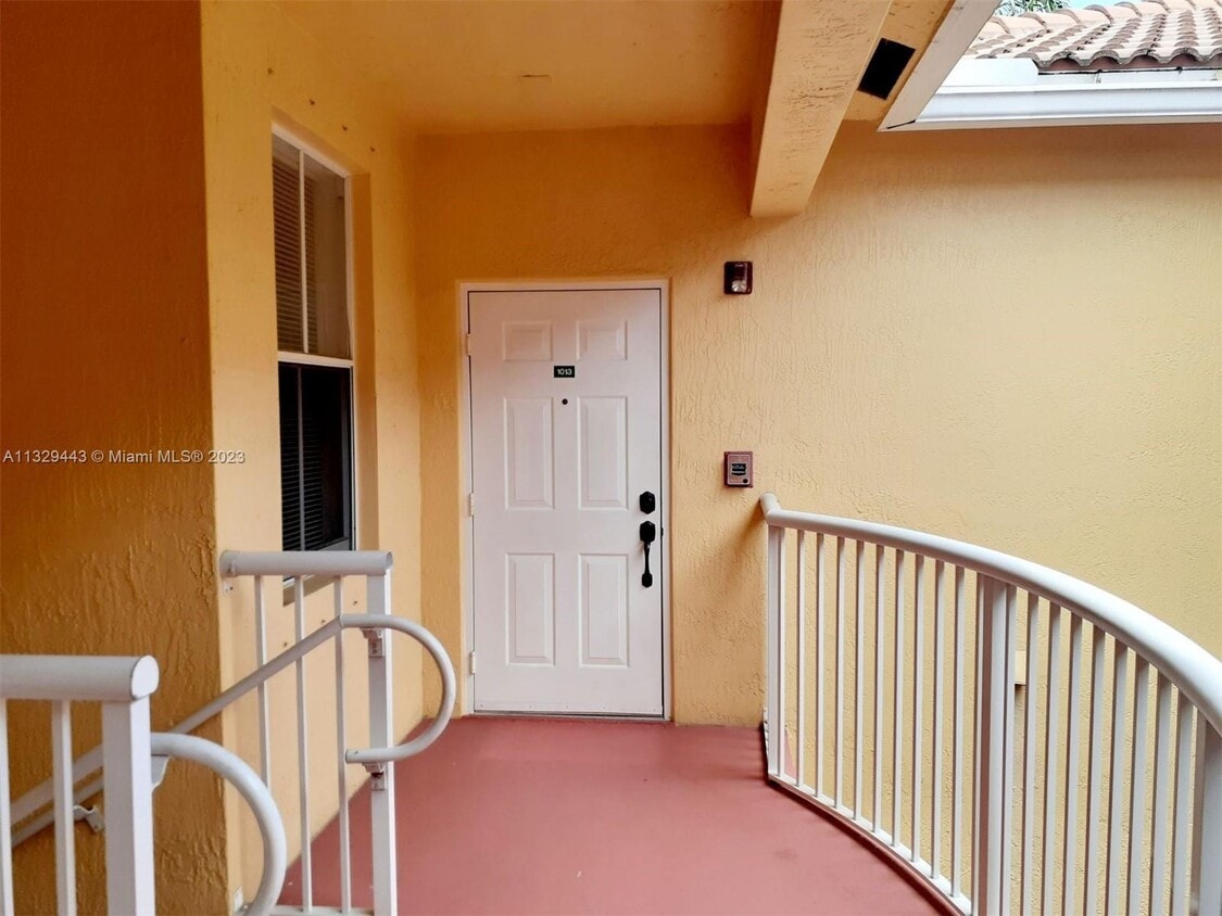 Primary Photo - 1013 Shoma Dr