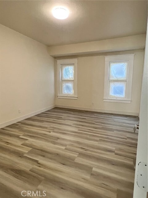 Building Photo - 220 E Kingsley Ave