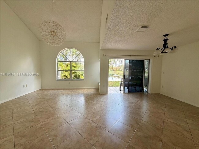 Foto del edificio - 12619 NW 11th Pl