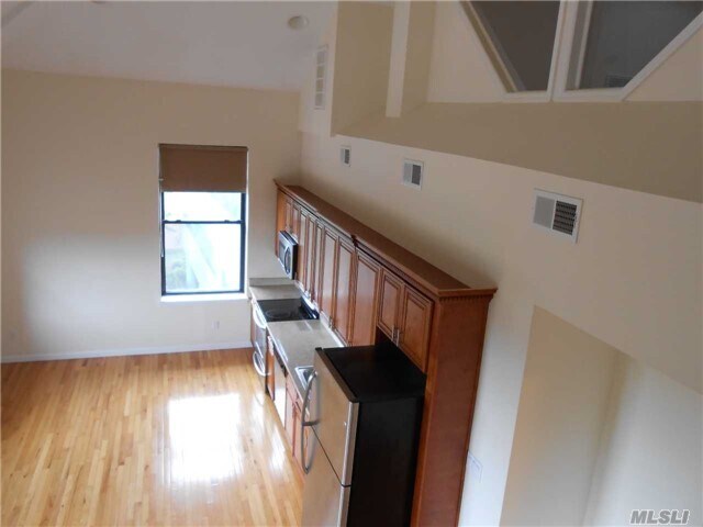 Building Photo - 39 Mineola Blvd