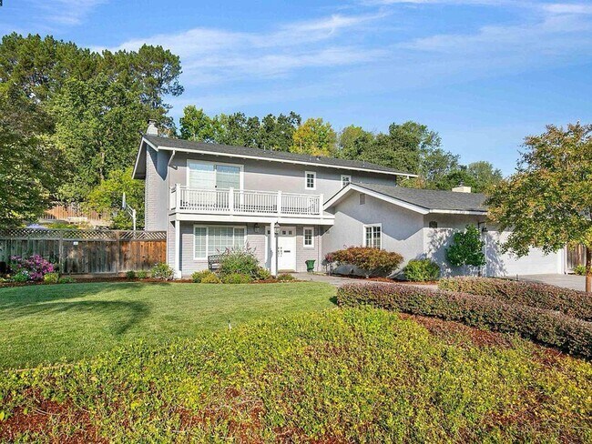 Foto del edificio - Stunning 4BD + Office Home with Pool in Li...