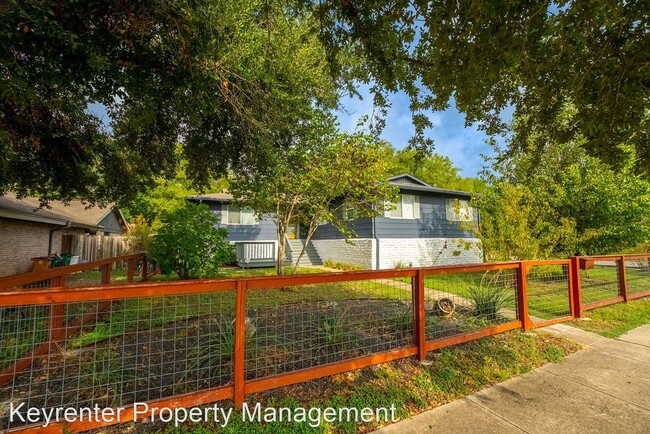 Building Photo - 4 br, 2 bath House - 7406 Crystalbrook Dr