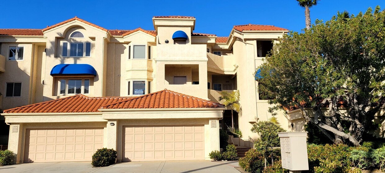 Primary Photo - GATED Harbour Island Community 2+2 Condo