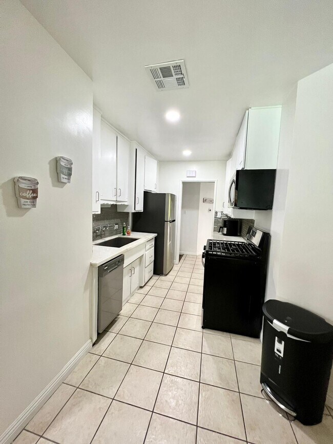 Building Photo - 15734 Covello St